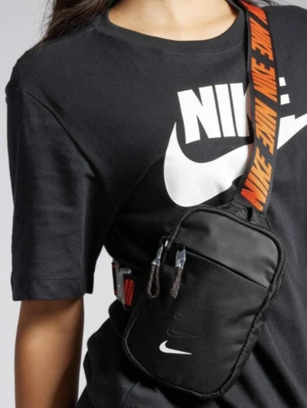 Nike Sportswear Essentials Crossbody Bag Unisex Sling Belt Fanny Pouch Black Red - Picture 4 of 4